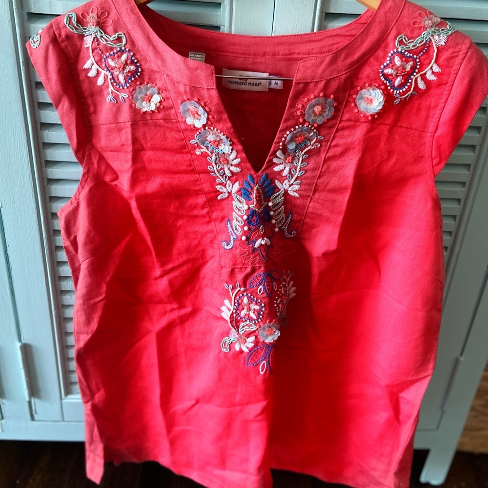Vineyard Vines top